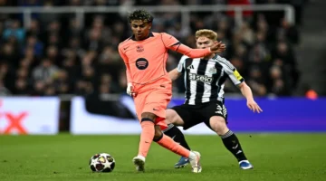 من يعلق على مواجهة برشلونة ونيوكاسل والقناة الناقلة للقاء المرتقب؟